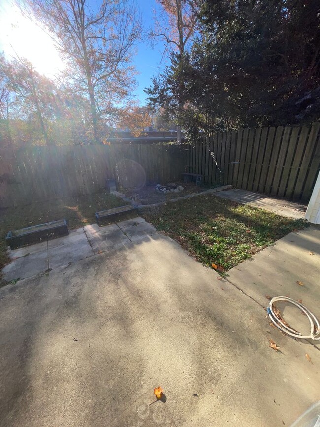 Building Photo - 2BR/2BA Patio Home in Saluda Commons- Avai...