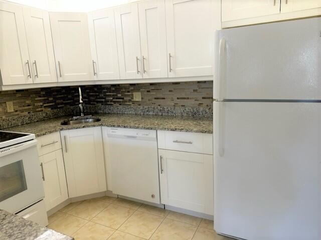 Building Photo - 441 Pine Glen Ln