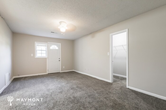 Building Photo - 368 Lakeridge Ct