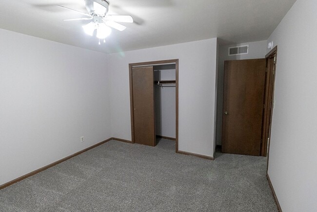 Building Photo - 4465-4467 Santa Anna Dr.