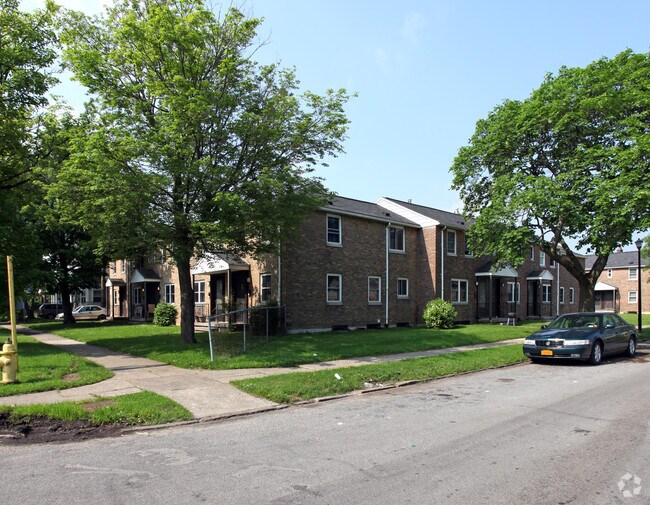 Primary Photo - 251-259 Denver St