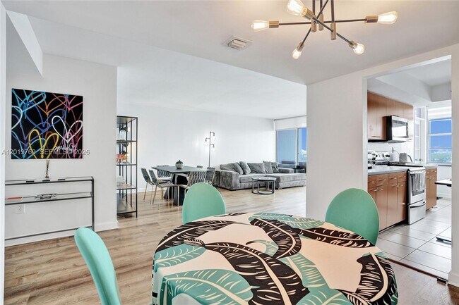 Building Photo - 18021 Biscayne Blvd