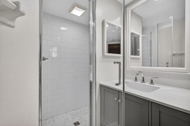 Building Photo - 246 Seabreeze Cir