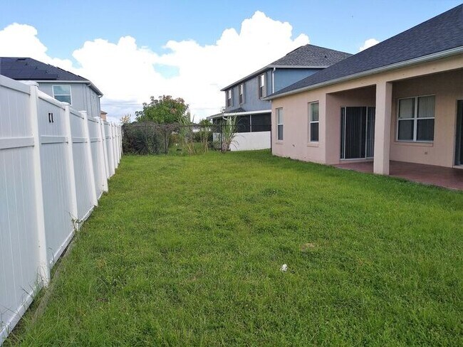 Building Photo - Single Family Home in Poinciana