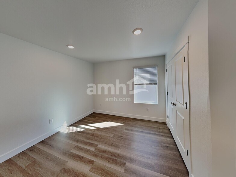 Building Photo - 10065 Abilene St