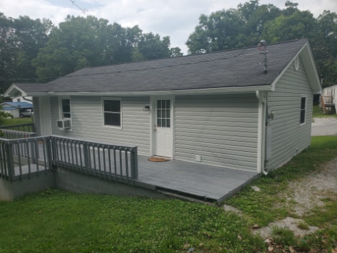 Building Photo - 914 Bayless St