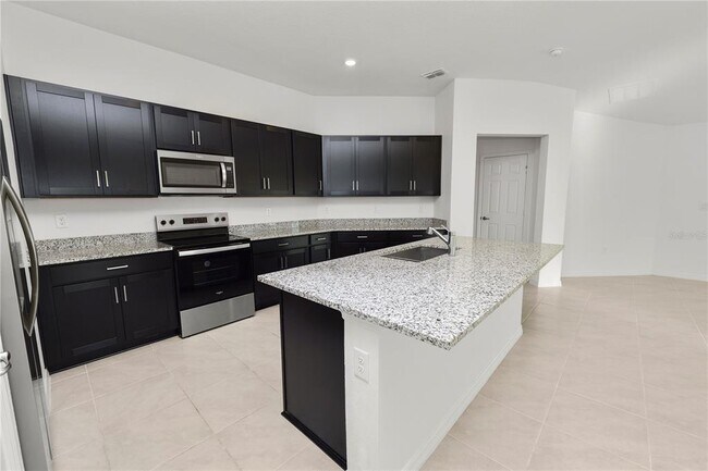 Building Photo - 2547 Zachary Taylor Wy