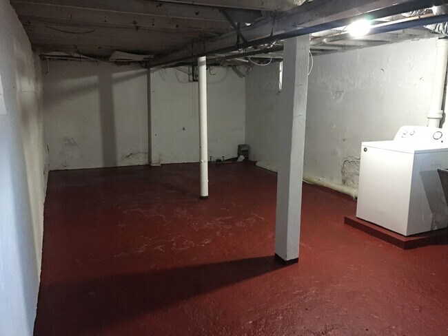 Building Photo - Gorgeous 3 Bedroom - 1-1/2 bath House in Prime St. Paul neighborhood