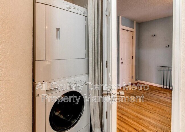 Building Photo - 849 Lipan St