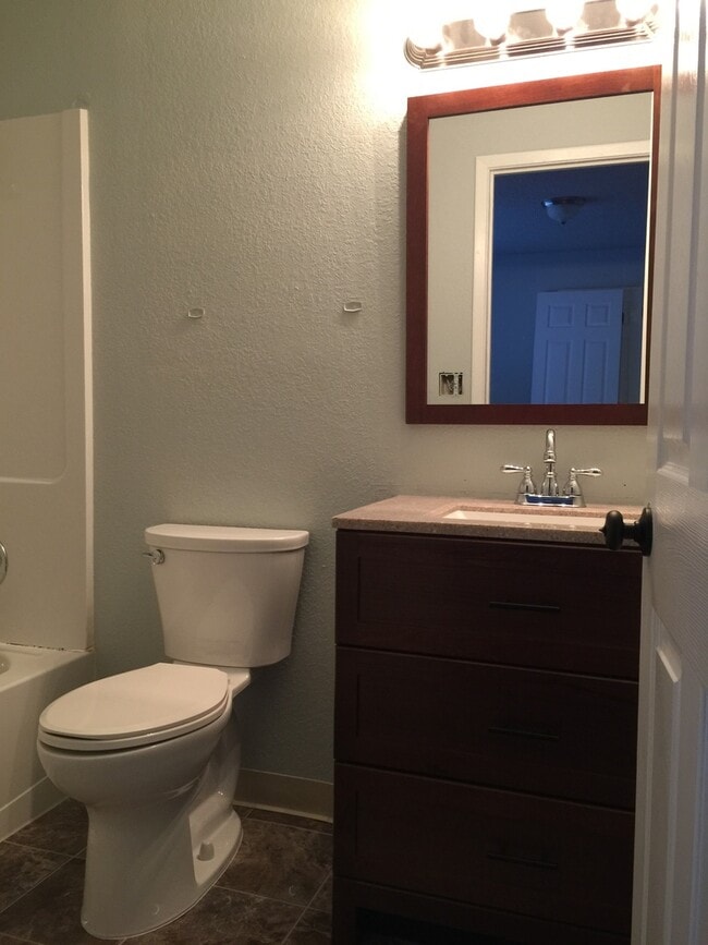 Building Photo - Ready first of June / 3 bedroom 2 bathroom...