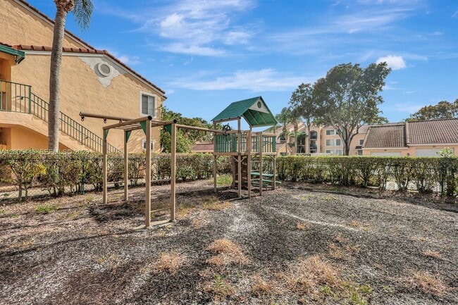 Building Photo - 1733 Village Blvd