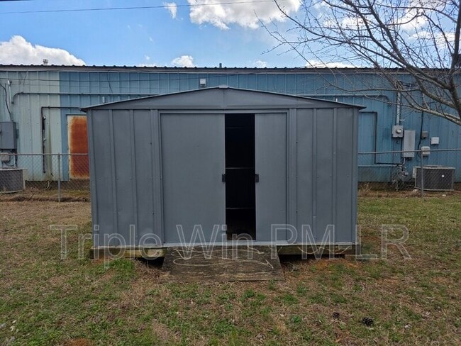 Building Photo - 1408 Johnson St