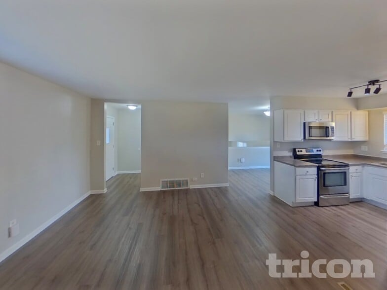 Building Photo - 1228 N Chelton Rd