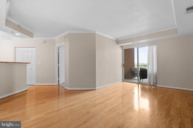 Building Photo - 3101 N Hampton Dr