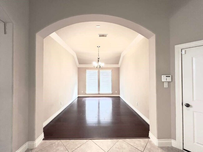 Building Photo - 25419 Lockspur Dr