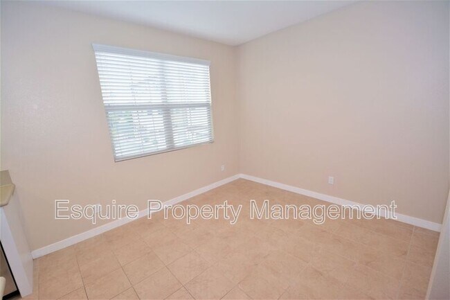 Building Photo - 205 Westpark Ct