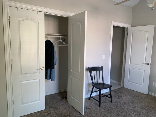 Building Photo - 1507 NE Benjamin Greens