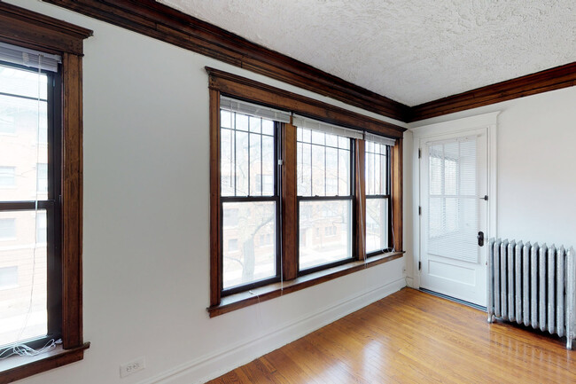 Dining/Living room - Greenwood 5201