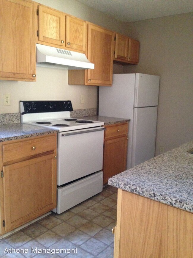 Building Photo - 2 br, 2.5 bath House - 125 Dennis Drive Un...