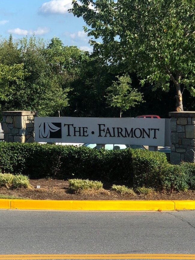 Building Photo - Spacious and Newly Remodelled at the Fairm...