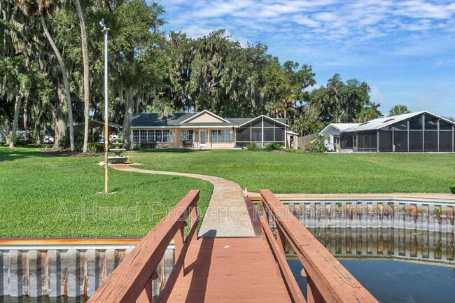 Building Photo - 606 N Shore Dr