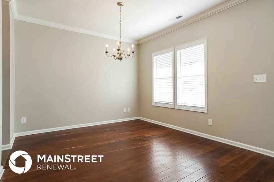 Building Photo - 7109 Bristoe Station Ln