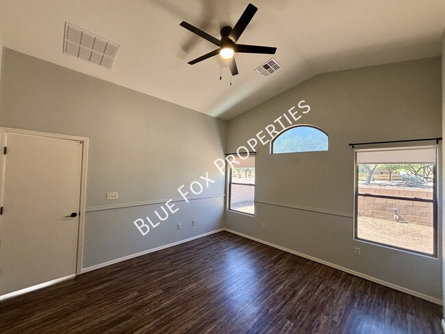 Building Photo - 308 E Camino Limon Verde