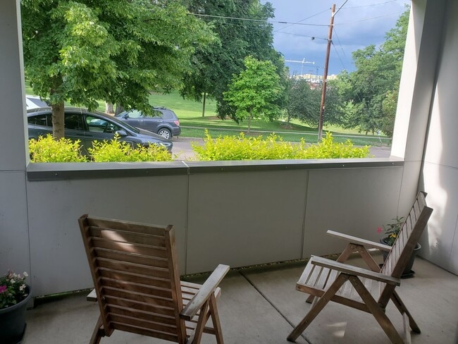 Building Photo - Urban Living - 4 Bedroom Jefferson Park Home Near Mile High Stadium