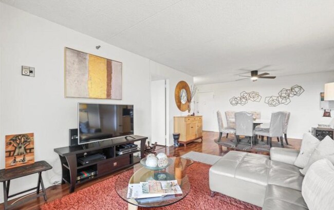 Building Photo - Bright And Spacious 2 Bed 2 Bath Condi With Balcony In Vibrant Highpointe
