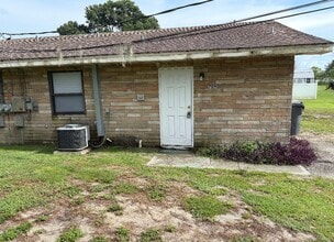 Building Photo - 709 Mosley Rd