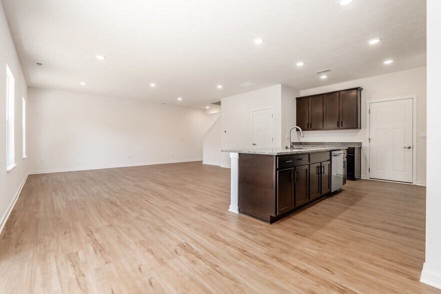 Building Photo - 2787 Horsham Dr