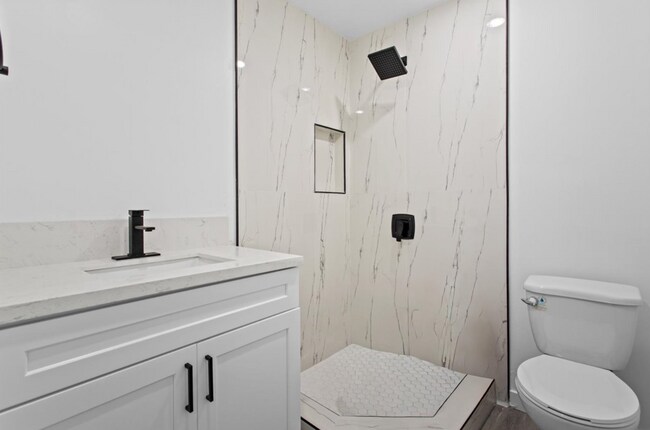 Building Photo - 442 E 118th St