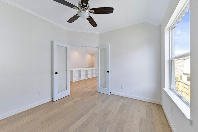 Building Photo - 946 Judiway St