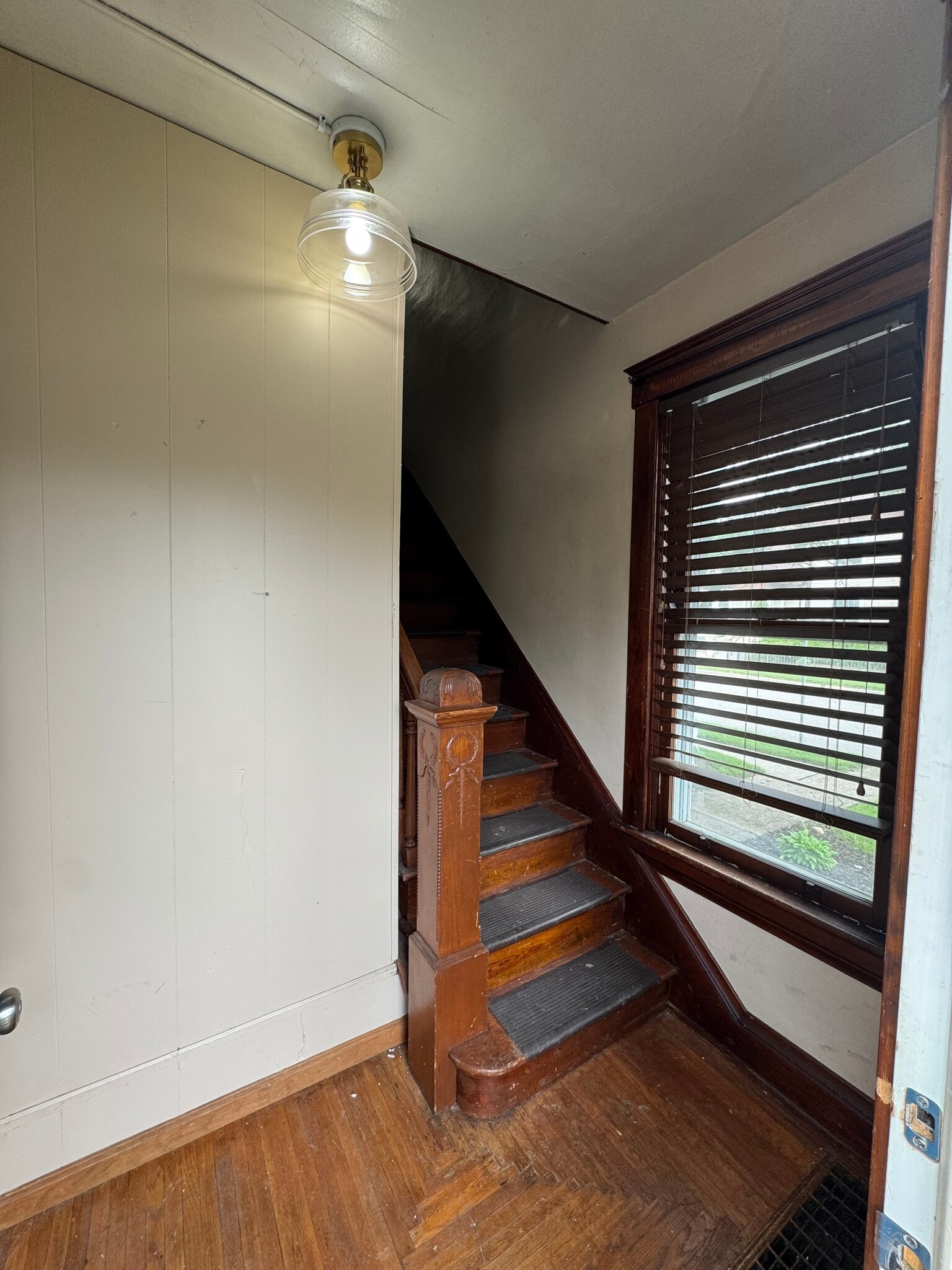 2ND STORY ENTRANCE - 443 W Loveland Ave