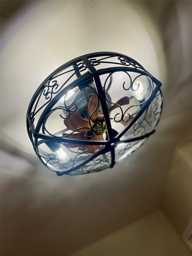 Building Photo - 1311 Antoine Dr