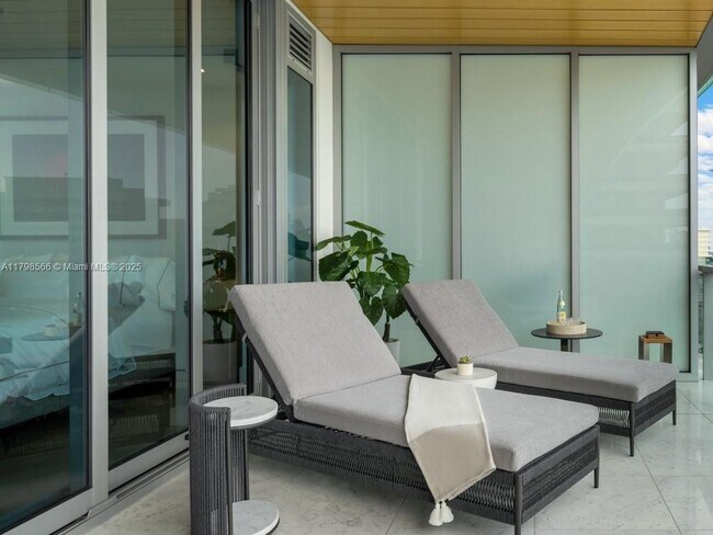 Building Photo - 5775 Collins Ave