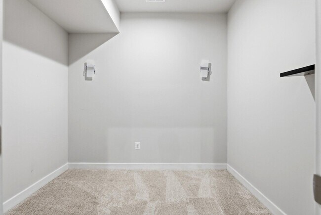 Building Photo - 5714 Richmanor Terrace