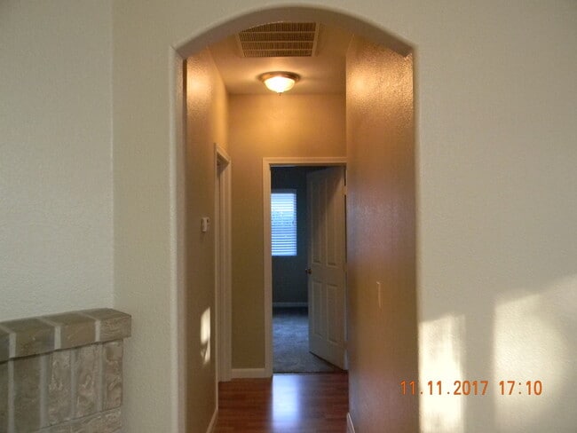 Building Photo - Roseville, Cresleigh Highlands, Near Galleria Mall, Single Story 3/4 Bed/office , Gardner, Patio ...