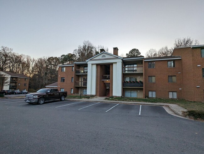 Primary Photo - 4004 Governors Square