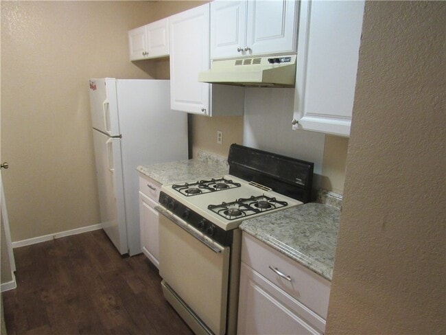 Building Photo - 2129 Andover Dr