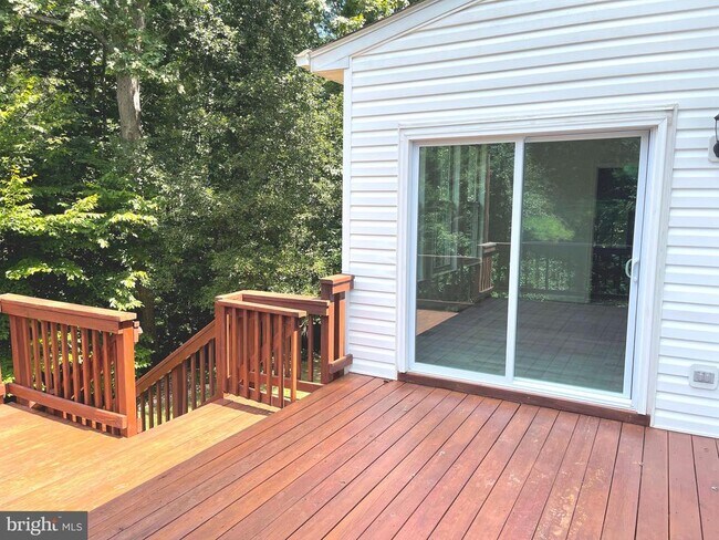Building Photo - 9 Scarlet Oak Cir
