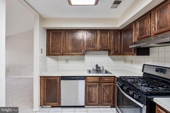 Building Photo - 119 Acadia Ct