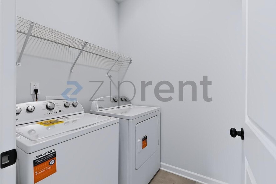 Building Photo - Unit