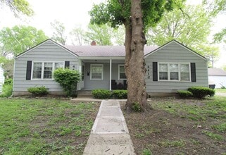 Building Photo - 1 Bedroom 1 Bath Duplex in Navy Hill Area ...