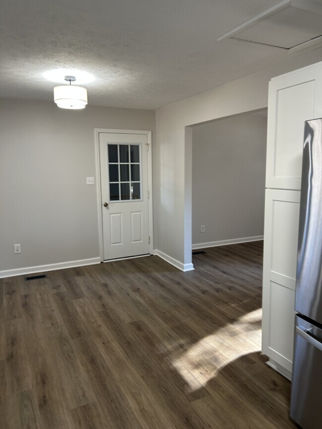 Building Photo - 702 62nd Ave N