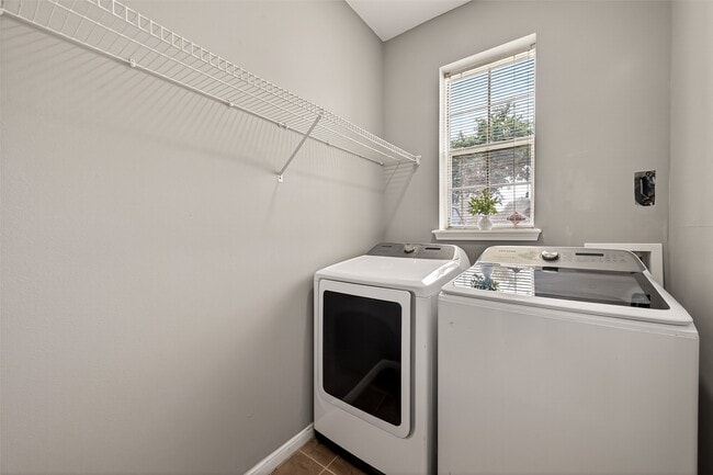 Building Photo - 1806 Coretta Ct