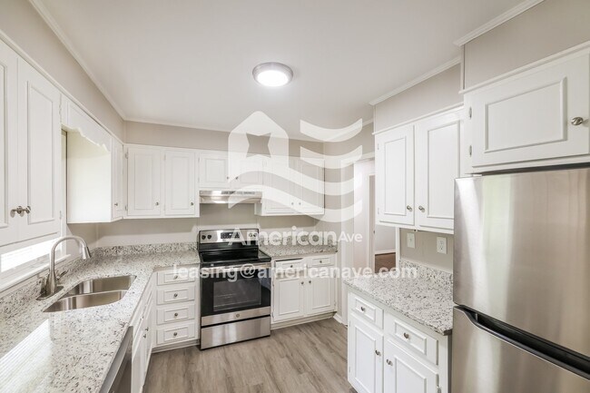 Building Photo - 4419 6th St E