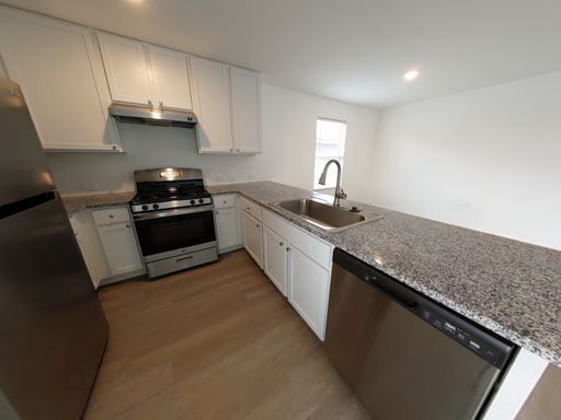 Building Photo - Modern Family Home with Gas Cooktop, 2-Car...