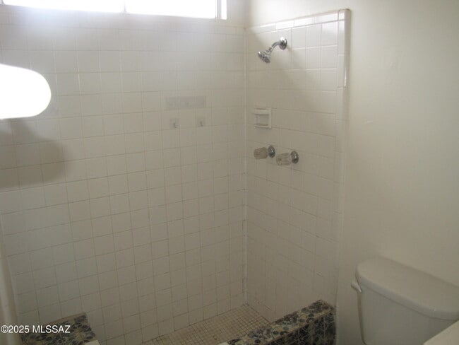 Building Photo - 6731 E Escalante Rd