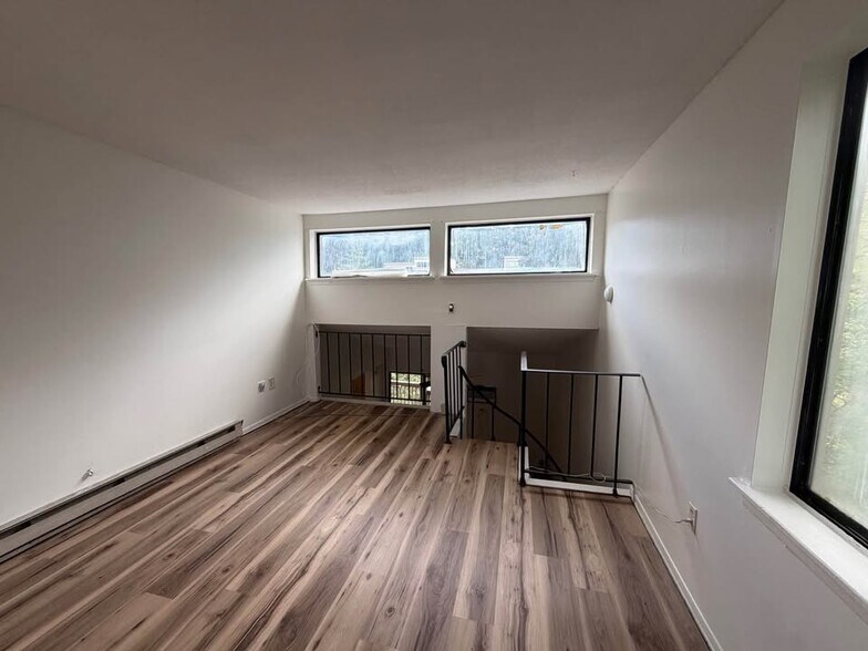 Building Photo - 270 Burgundy Hill Ln